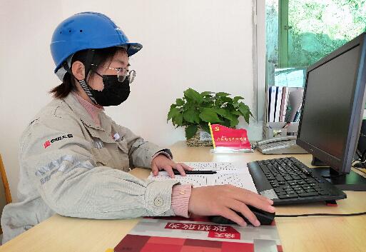 任洋洋：小小一朵花，青春吐芳華