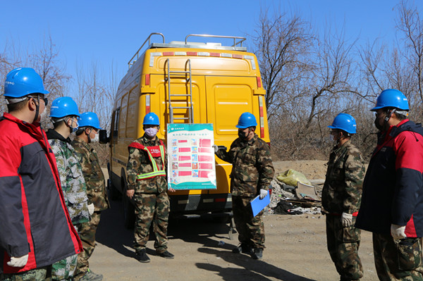 烏海電業(yè)局配電帶電作業(yè)中心團(tuán)支部：筑牢“紅線”意識(shí)，安全與生產(chǎn)同行