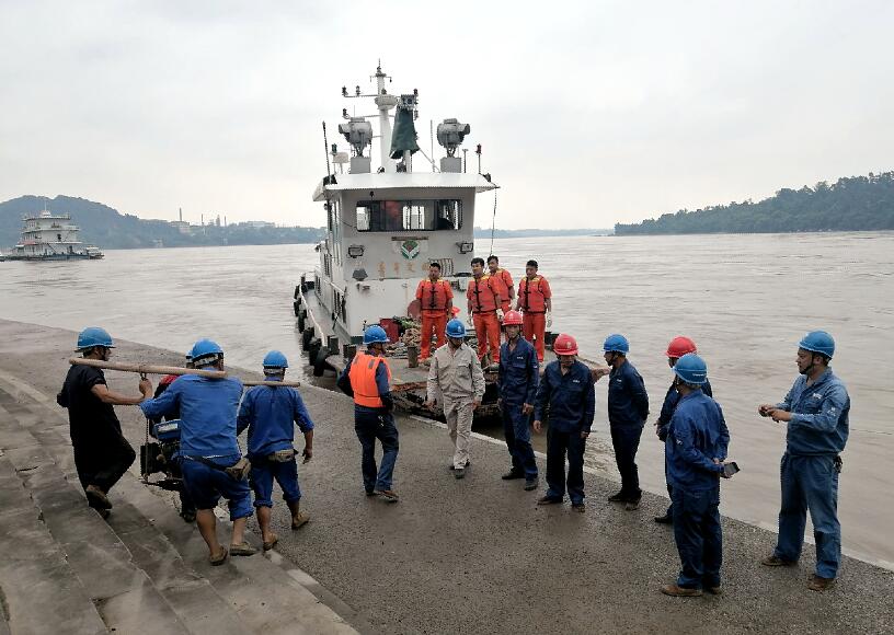 國網(wǎng)宜賓供電：飛線搶險(xiǎn)長江孤島 電亮鐵木真后裔