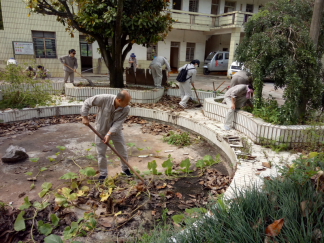 國家能源集團大寨發(fā)電分公司開展清除雜草美化環(huán)境義務(wù)勞動