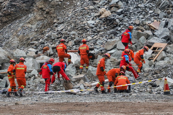 爭(zhēng)分奪秒 搶險(xiǎn)救援！浙江寧波開(kāi)展三級(jí)聯(lián)動(dòng)地震和地質(zhì)災(zāi)害應(yīng)急救援演練