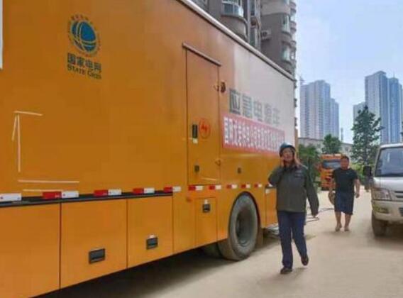 裴蓓：是母親，更是英雄