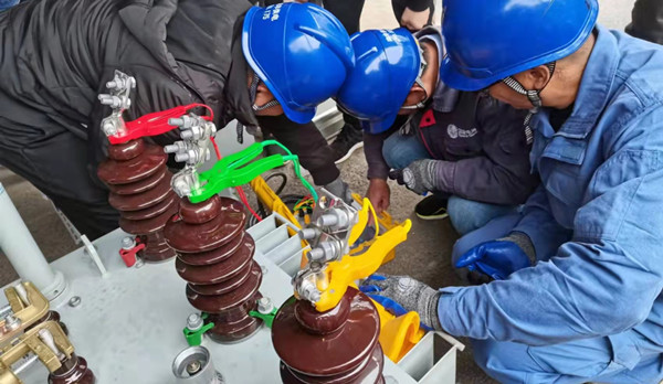 國網(wǎng)撫州市南豐縣供電公司：“提素質(zhì)，強(qiáng)隊伍，促發(fā)展”技能比武