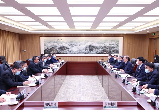 辛保安、張智剛與哈電集團(tuán)董事長曹志安、總經(jīng)理吳偉章會談