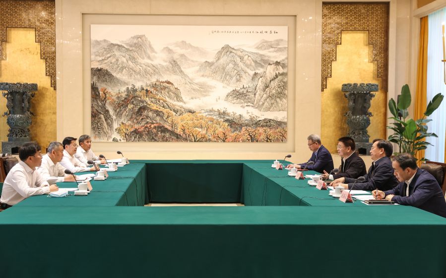 雷鳴山、韓君拜會(huì)湖北省委書記王蒙徽、省長(zhǎng)王忠林