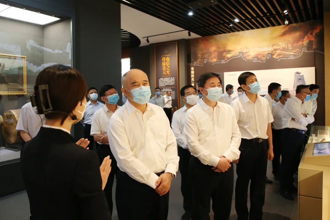 周國平會見中國電信集團黨組書記、董事長柯瑞文