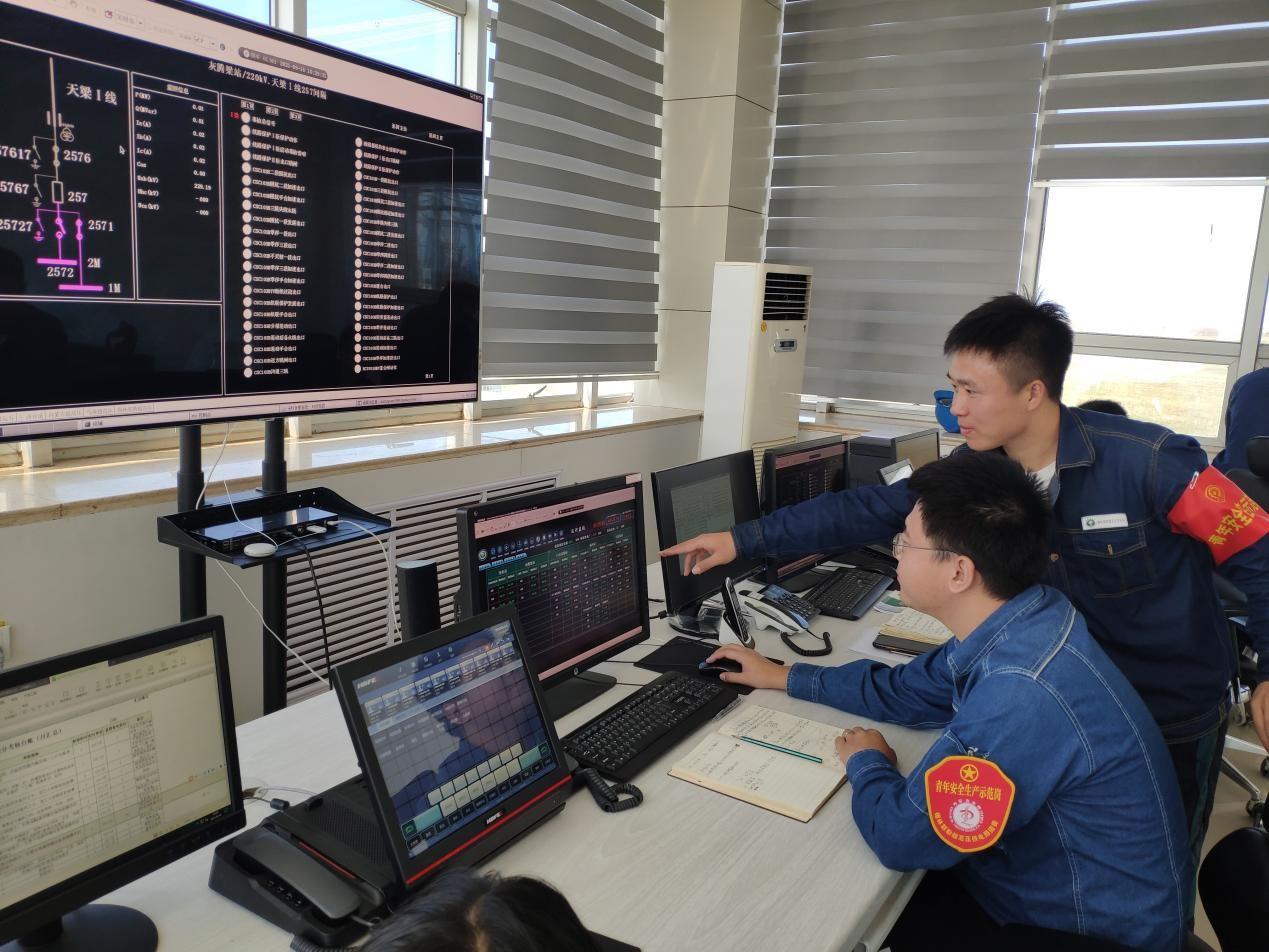 勇?lián)厝?，青年員工譜寫奮斗新征程