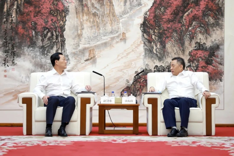 中國能建黨委書記、董事長宋海良與朝陽市市長謝衛(wèi)東會談