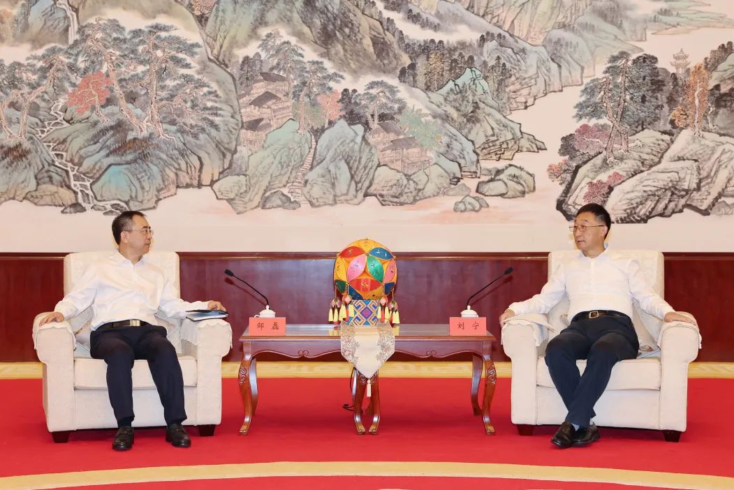 大唐集團(tuán)黨組書(shū)記、董事長(zhǎng)鄒磊拜會(huì)廣西壯族自治區(qū)黨委書(shū)記劉寧