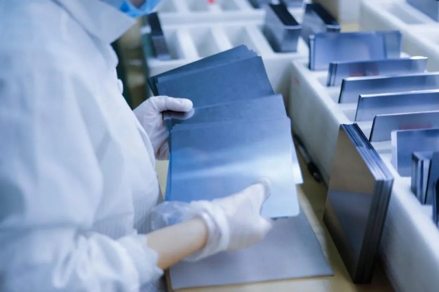 【索比月報】產量上升，新增產能逐步爬坡，新舊勢力繼續(xù)內卷 ——9月光伏硅片市場總結