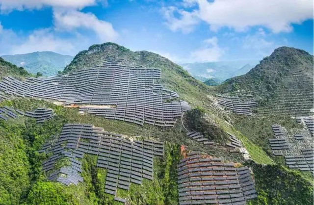 全國首例！吉電股份“大容量、高坡度”集中式山地光伏項(xiàng)目并網(wǎng)