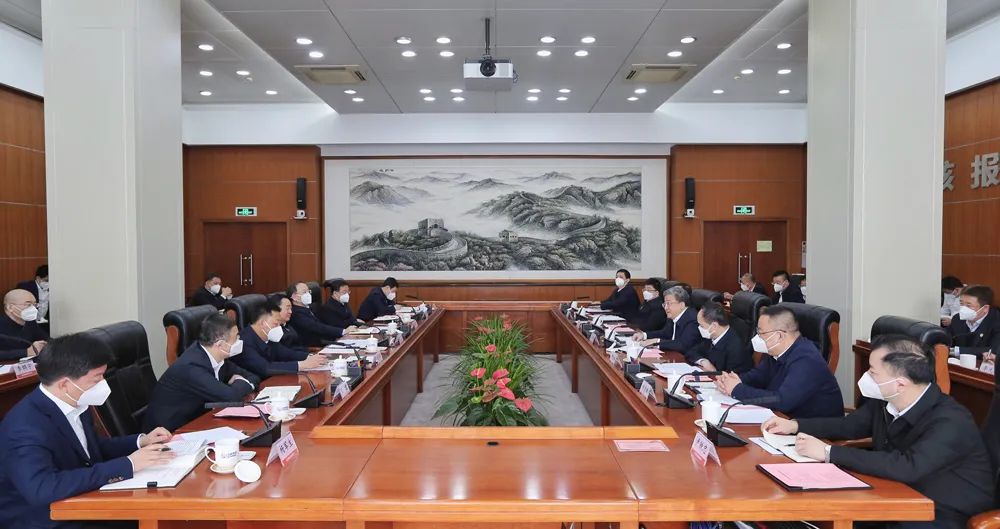 中核集團(tuán)黨組書記、董事長(zhǎng)余劍鋒與遼寧省委書記郝鵬、省長(zhǎng)李樂成會(huì)談