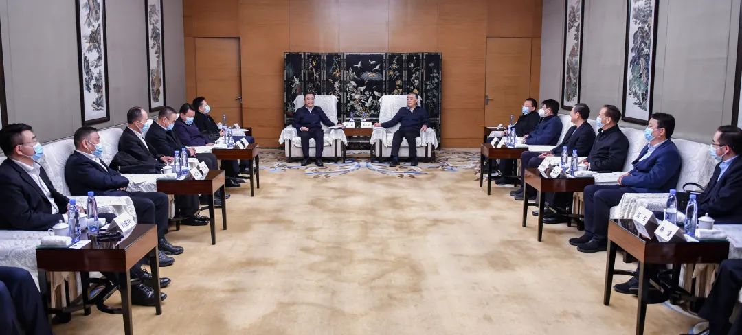 大唐集團黨組書記、董事長鄒磊與陜投集團董事長袁小寧、總經(jīng)理趙軍會談