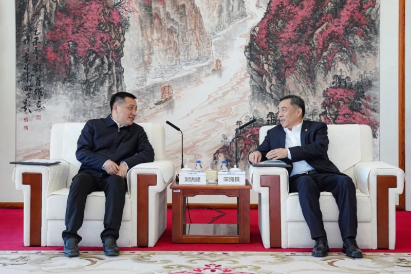 中國(guó)能建黨委書(shū)記、董事長(zhǎng)宋海良與云南省委常委、昆明市委書(shū)記劉洪建會(huì)談