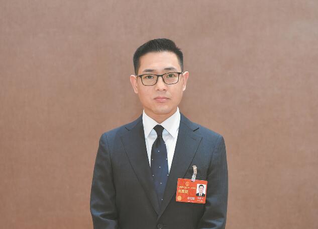 推動(dòng)清潔能源發(fā)展 促進(jìn)綠色低碳轉(zhuǎn)型——訪全國人大代表、河北寶信物流有限公司總經(jīng)理