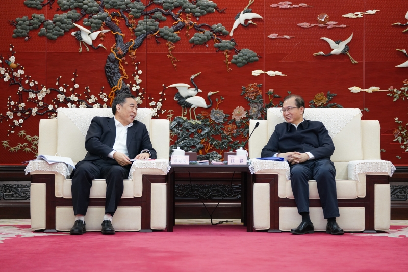 中國能建黨委書記、董事長宋海良與中國華電黨組書記、董事長江毅會談