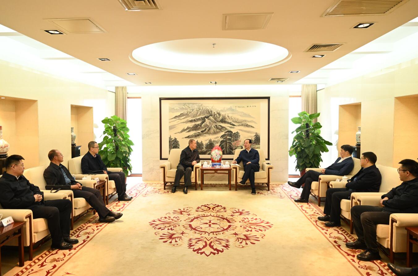 中國電建黨委書記、董事長(zhǎng)丁焰章會(huì)見內(nèi)蒙古能源集團(tuán)黨委書記、董事長(zhǎng)何雨春