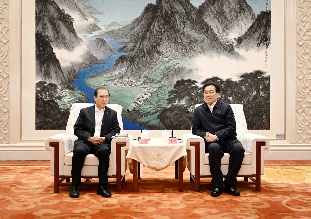 華電集團(tuán)黨組書記、董事長(zhǎng)江毅拜會(huì)江蘇省委書記信長(zhǎng)星