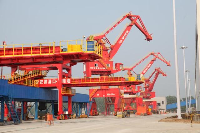 國網濉溪縣供電公司“以電代油”建設綠色生態(tài)港口