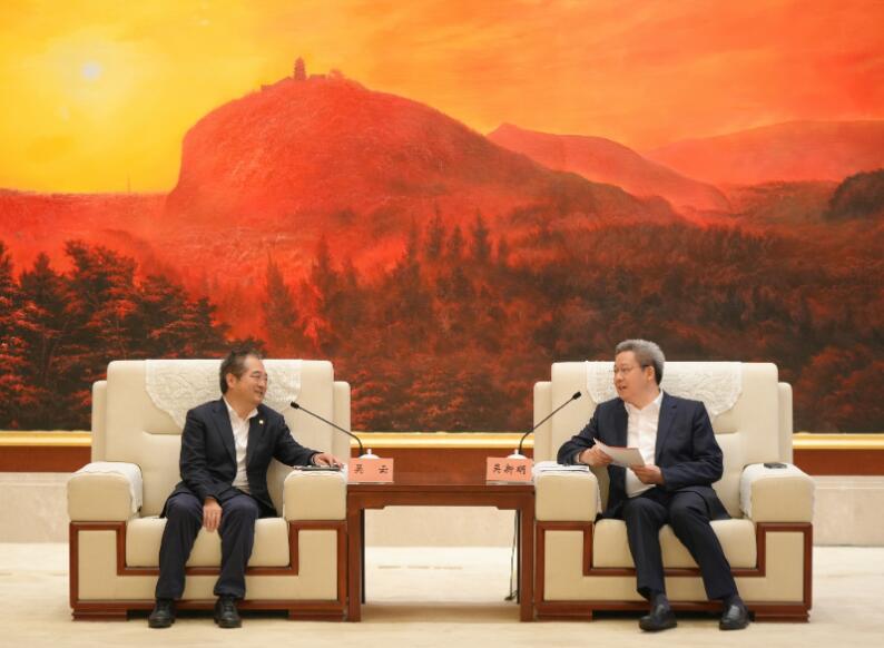 中國能建黨委常委、副總經(jīng)理吳云與南通市委書記、市長吳新明會談