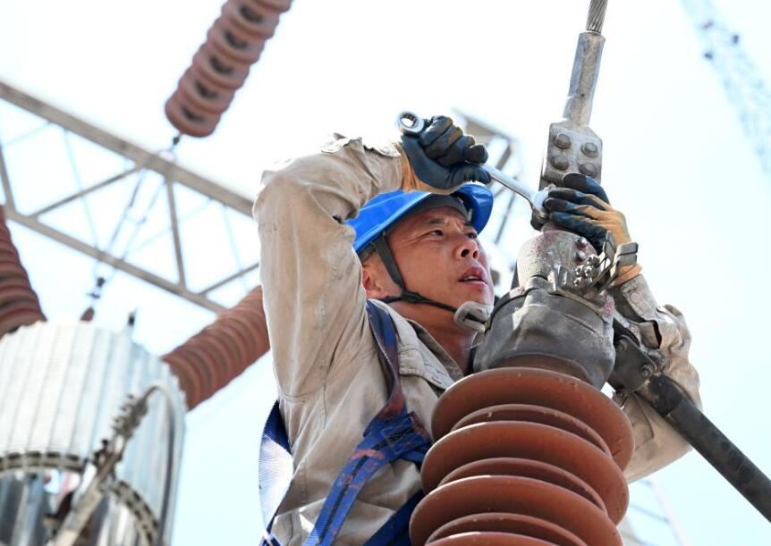 天津電網(wǎng):戰(zhàn)高溫 保供電