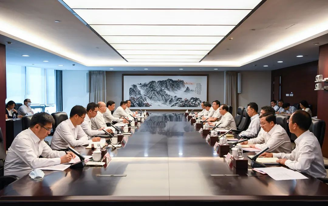 華電集團(tuán)黨組書記、董事長(zhǎng)江毅與河北省委副書記、省長(zhǎng)王正譜舉行會(huì)談