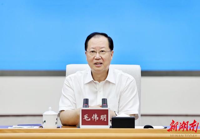 湖南省委副書記、省長(zhǎng)毛偉明與發(fā)電企業(yè)代表座談：強(qiáng)化擔(dān)當(dāng) 滿發(fā)穩(wěn)發(fā)