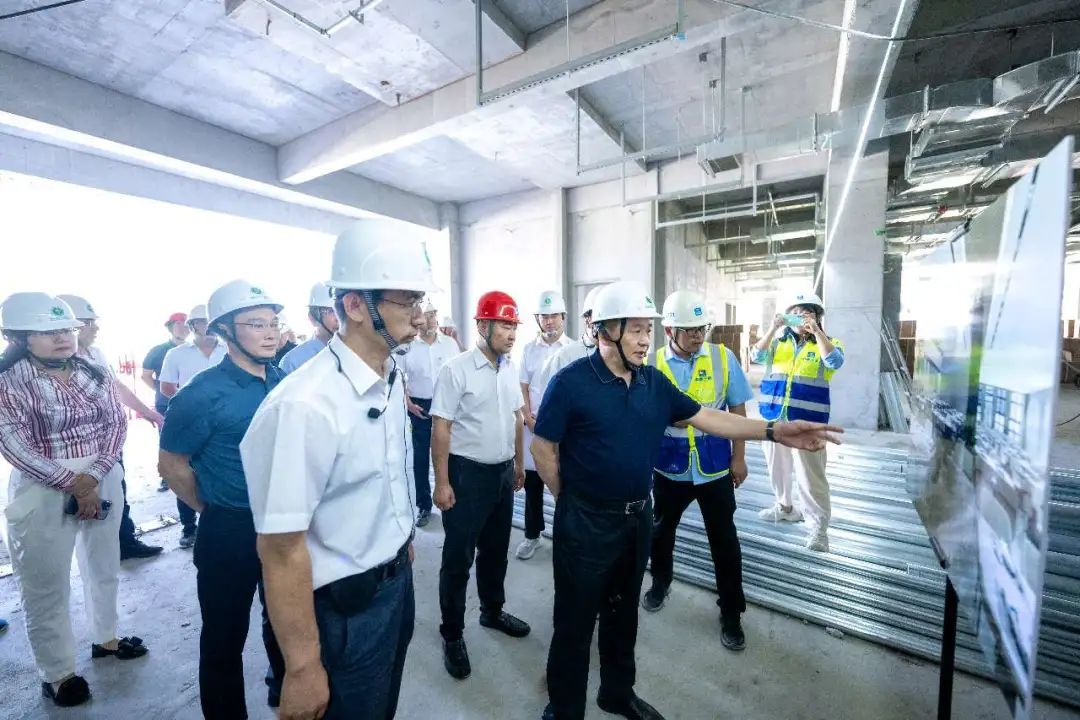 賈振國深入A級大數(shù)據(jù)中心、國家重點實驗室項目現(xiàn)場檢查慰問