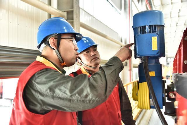 國網(wǎng)?？h供電公司推行服務(wù)“電長制” 助企發(fā)展“加速跑”