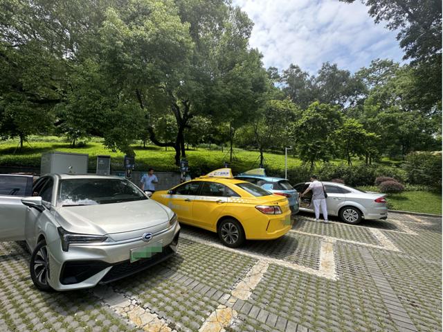 調(diào)查丨多地充電樁電價(jià)漲幅20%以上，分時(shí)電價(jià)與行業(yè)競(jìng)爭(zhēng)多方博弈