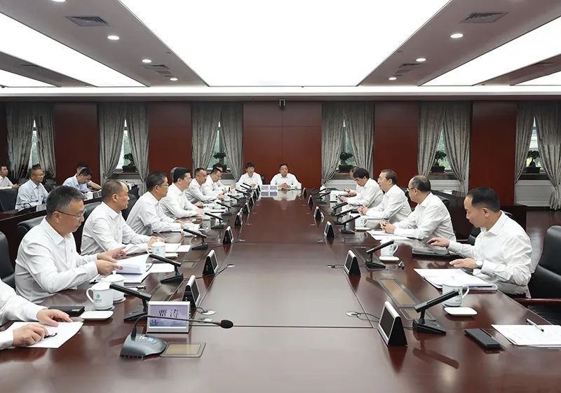 國家電網(wǎng)董事長、黨組書記辛保安赴國網(wǎng)新疆電力調(diào)研