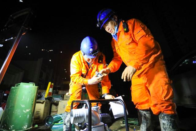 連續(xù)50小時攻堅(jiān)，鄭州電力點(diǎn)亮涿州最大住宅小區(qū)