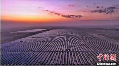 中國(guó)能建建成西北首個(gè)光、儲(chǔ)、氫、熱一體化項(xiàng)目!