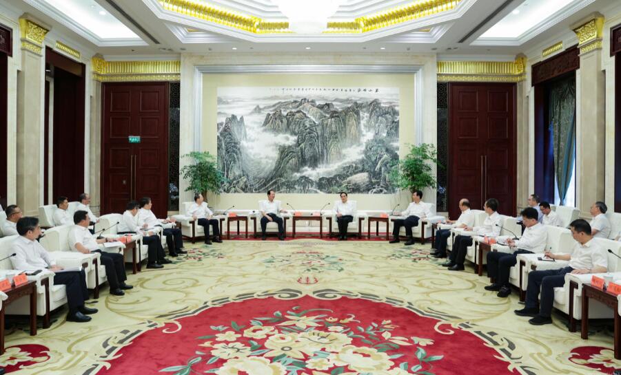 中國電建黨委書記、董事長丁焰章拜會貴州省委書記徐麟、省長李炳軍