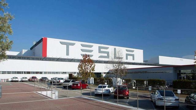 明年特斯拉繼續(xù)降價(jià)?高盛下調(diào)盈利預(yù)期，市值蒸發(fā)超2000億元