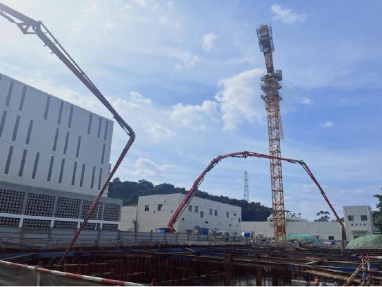 恒運9F燃機(jī)綜合辦公樓基礎(chǔ)筏板及承臺、坡道底板澆筑完成