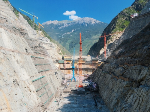 數(shù)智賦能，世界高壩正拔地而起