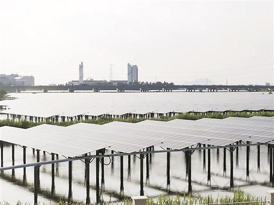 汕頭金平區(qū)88兆瓦集中式漁光互補(bǔ)項(xiàng)目計(jì)劃10月并網(wǎng)投產(chǎn)，年發(fā)電量可達(dá)1.2億度