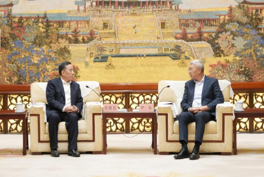 宋海良拜會(huì)江西省委書(shū)記尹弘、省長(zhǎng)葉建春并見(jiàn)證簽署戰(zhàn)略合作協(xié)議