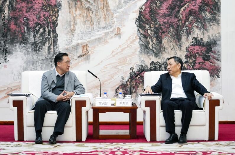 中國(guó)能建黨委書(shū)記、董事長(zhǎng)宋海良與華夏銀行黨委書(shū)記、董事長(zhǎng)李民吉會(huì)談