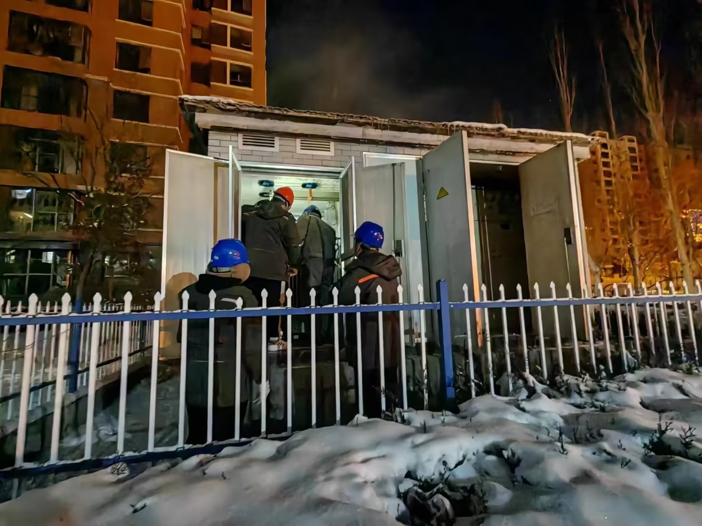 風雪來襲入冬寒，電力搶修送溫暖