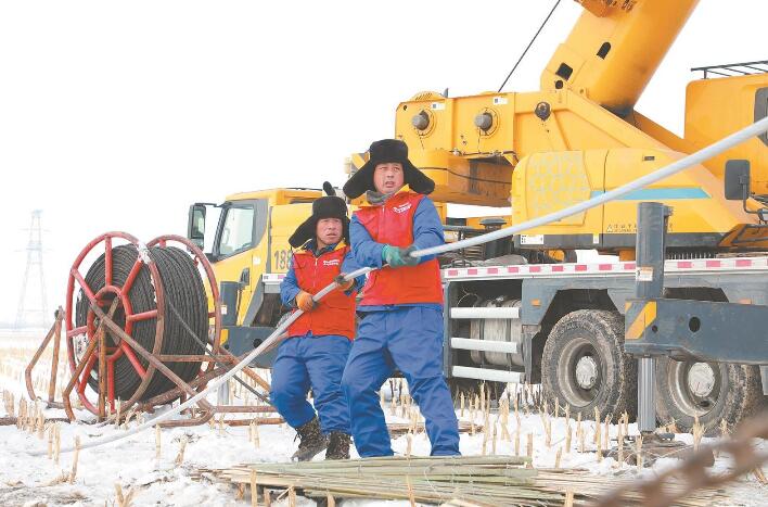 吉林白城供電公司:強網(wǎng)架優(yōu)服務 助力綠色發(fā)展