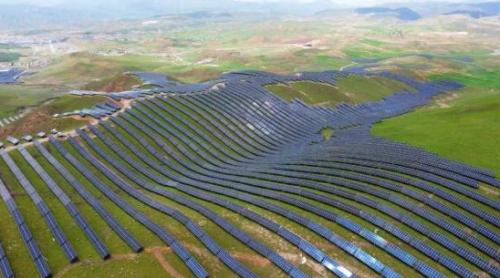 甘肅省合作市60兆瓦"牧光互補"項目全容量并網發(fā)電