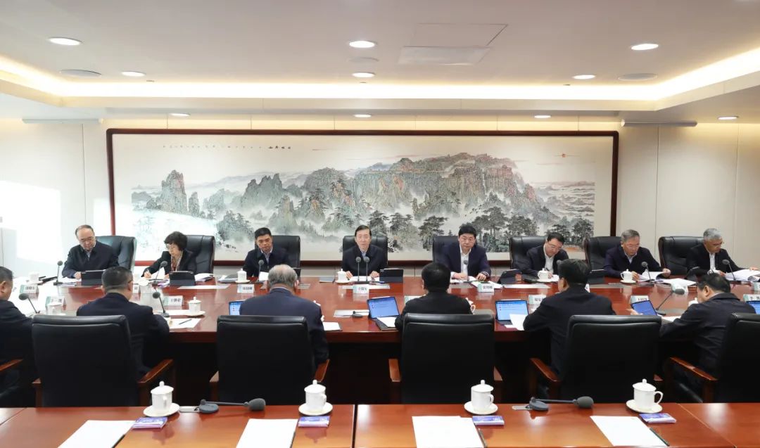 國家電網(wǎng)公司領(lǐng)導(dǎo)班子和專職助理、總師、副總師2024年調(diào)研座談會召開