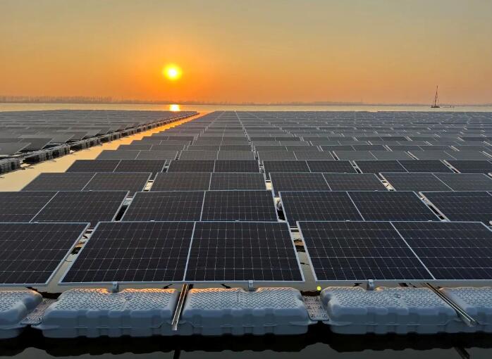 淮河能源光伏產(chǎn)業(yè)建設(shè)按下“快進(jìn)鍵”