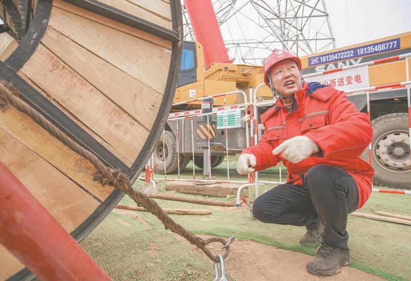 【國網(wǎng)特等勞?！宽n愛平：能挑千斤擔(dān) 不挑九百九