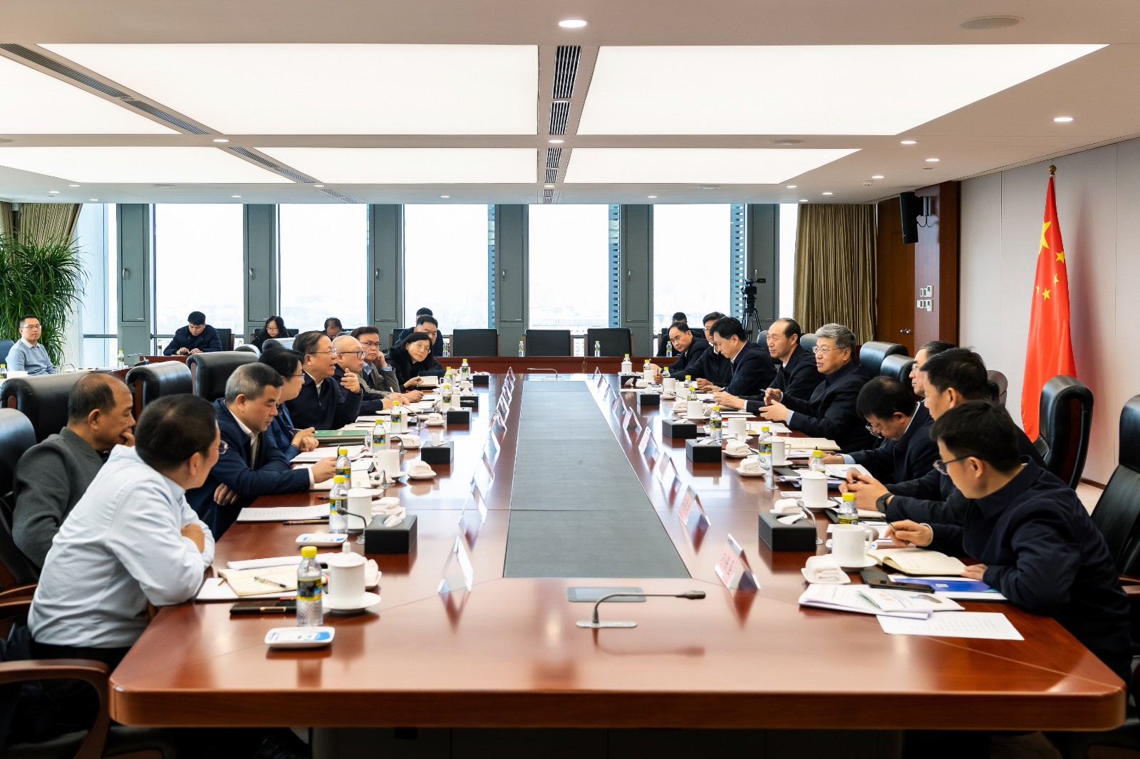 國家能源集團黨組書記、董事長劉國躍會見廣西壯族自治區(qū)政府黨組成員、國資委黨委書記秦如培