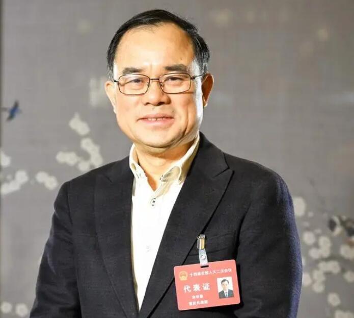 【兩會(huì)好聲音】全國人大代表、長安汽車董事長朱華榮：強(qiáng)化市場(chǎng)調(diào)節(jié)手段，進(jìn)一步改善汽車消費(fèi)環(huán)境