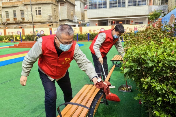國(guó)能(泉州)熱電有限公司學(xué)雷鋒樹新風(fēng)情暖敬老院