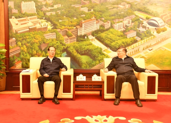 中國(guó)電建黨委書(shū)記、董事長(zhǎng)丁焰章與華中科技大學(xué)校長(zhǎng)尤政會(huì)談